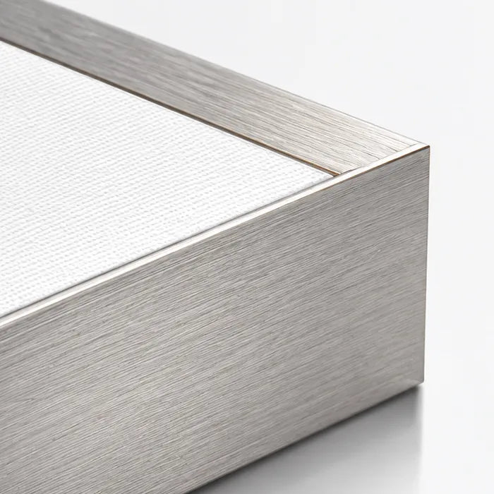 Silver Frame corner and finish detail